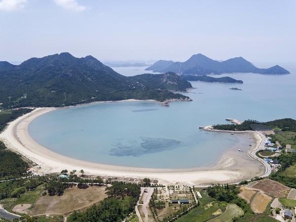 도초도 예술섬으로 탈바꿈..'수국과 팽나무의 섬, 세계적 작가 작품으로 예술관광 일번지 도약' 4