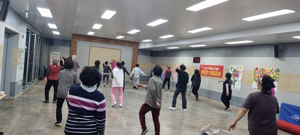 신안군, 찾아가는 청춘 ‧ 갱년기 건강교실 개강..