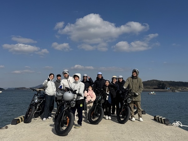 가족끼리 요리도 하고, 자전거도 타고..