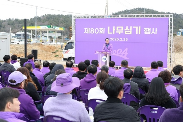 신안군, 전국 첫 식목행사 개최..