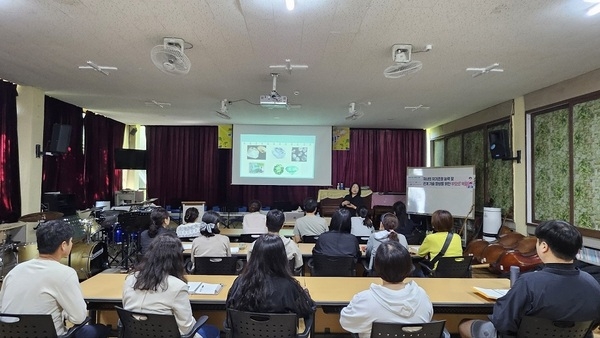 신안군, 위기 예방 교육 및 부모 교육 실시 3