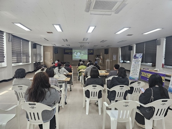 신안군, 봄맞이 외국인 계절근로자 감염병 예방 교육 실시..