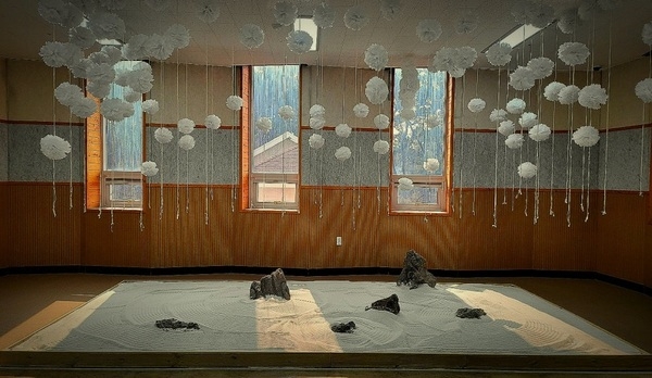 타리파시 자리에 민어 대신 예술이 가득..