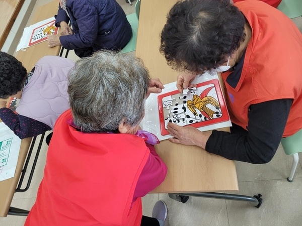 신안군, 치매안심마을 프로그램 주민 큰 호응..