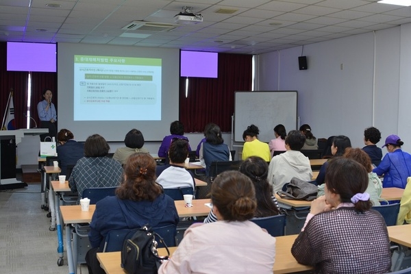 신안군생활개선회 농작업 안전실천 역량강화 교육 실시 1