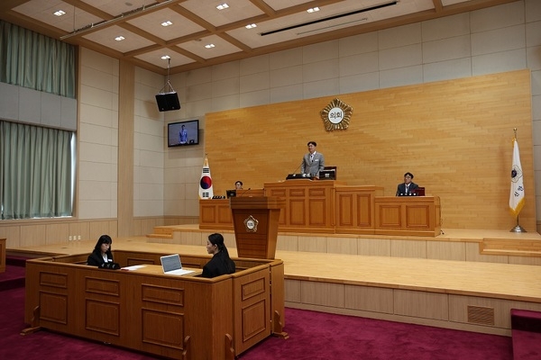 신안군의회 제328회 제1차 정례회 폐회..