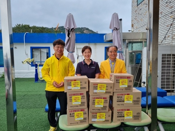 (사)희망을 나누는 사람들, 암태면에 1억 원 상당의 생필품 전달..'따뜻한 동행, 아름다운 나눔' 3