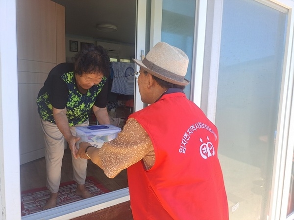 임자면 지역사회보장협의체, ‘중복 맞이 삼계탕 나눔’으로 어르신 건강 응원..