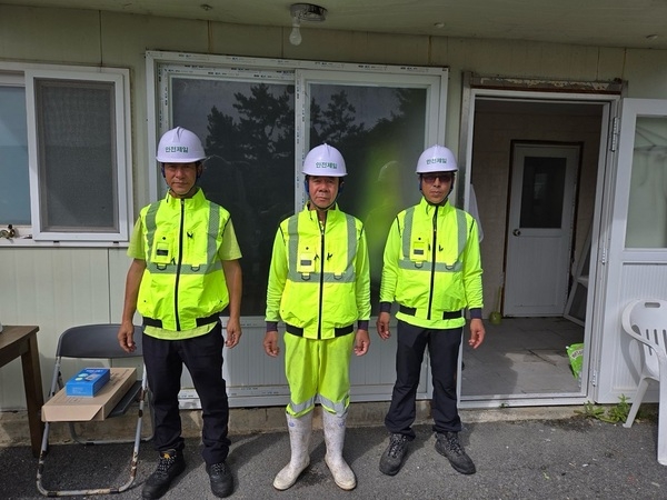 신안군, 청소행정 종사자 온열질환 예방 총력전..'폭염 5대 수칙 ‘물, 바람·그늘, 휴식, 보냉장구, 응급조치’ 예방체계 강화' 3