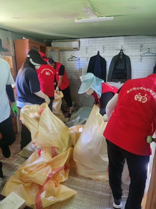 신안군 흑산면, 취약계층 주거환경 개선 봉사활동 펼쳐..