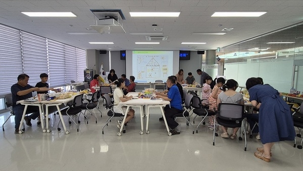 신안군, 다문화가정 부모와 자녀의 건강한 소통 위한 프로그램 운영..