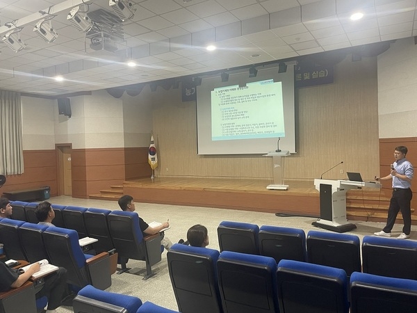 신안군, 농업 현장 농기계 전문인력 양성에 박차..'국가공인 자격 취득 지원으로 농기계 임대사업 안정화 및 농업 경쟁력 강화 기대' 2