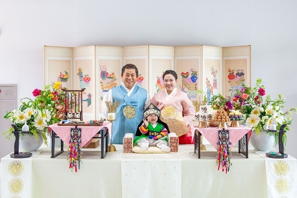 신안군, 섬마을에서 열린 다문화가정 자녀의 특별한 ‘찾아가는 돌잔치’..'국가유산진흥원 협력, 문화 향유 기회 확대 및 안정적인 지역사회 정착 지원' 4