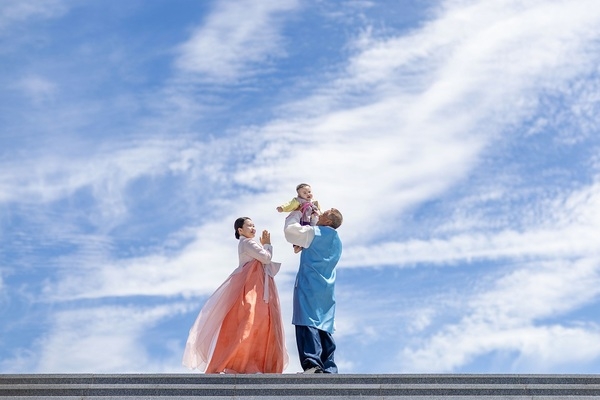 신안군, 섬마을에서 열린 다문화가정 자녀의 특별한 ‘찾아가는 돌잔치’..'국가유산진흥원 협력, 문화 향유 기회 확대 및 안정적인 지역사회 정착 지원' 5