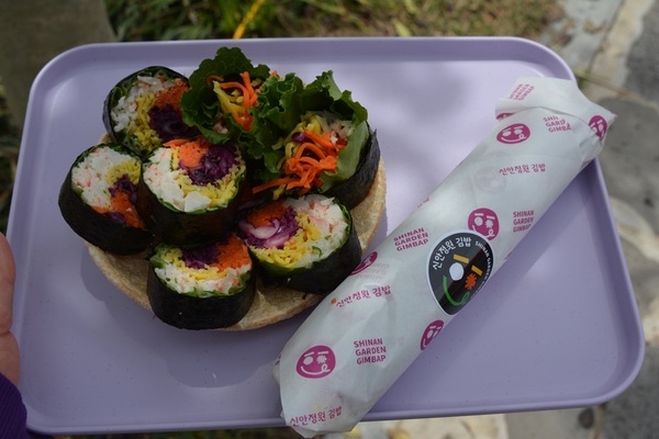 섬에서 세계로 ‘신안 1004섬 김밥’ 케이(K)-푸드의 길을 열다!!..