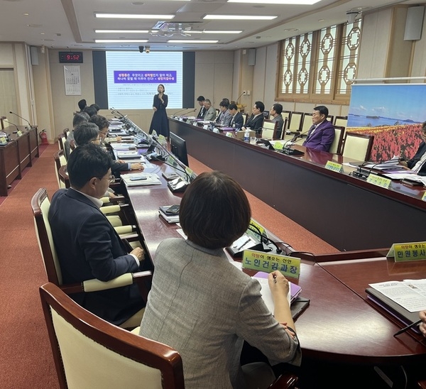 신안군, 5급 이상 고위 공직자 대상 4대 폭력 예방 교육 실시..'성평등 감수성 제고로 존중과 배려의 조직문화 확산 총력' 2