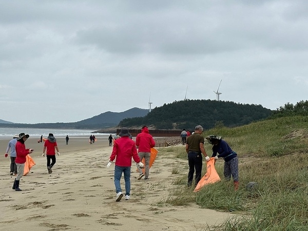 신안군 비금면 이장협의회 해양정화 활동 전개 2