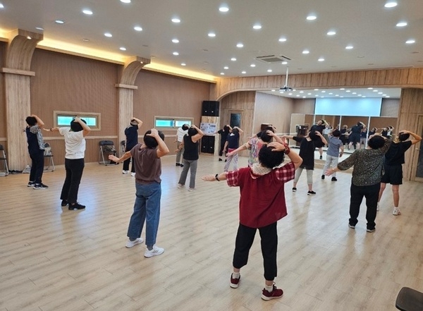신안군, 청춘 ‧ 갱년기 건강교실 운영..