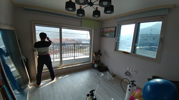 단 한장의 필름으로..단열보온.자외선차단.사생활보호.태풍비산방지 기능 1